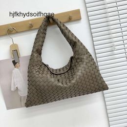 Trendy Bottegs Venets Designer Bag Women Purse Bags Large Hop Totes Woven Leather New Celebrity Same Style Cowhide Underarm Fashionable Evening Handbag Horn 7P7W