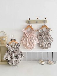 Clothing Sets 2024 Summer New Baby Sleeveless Clothes Set Infant Girl Sling Tops + Shorts Hair Band 3pcs Suit Toddler Cute Floral Outfits H240423