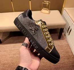 Designer Handmade Riveted Men Shoes High end PP Men's Fashion Shoes Luxury Leather Litchi Metal Sheet Skull Design serpentine Flat Bottom Breathable Casual