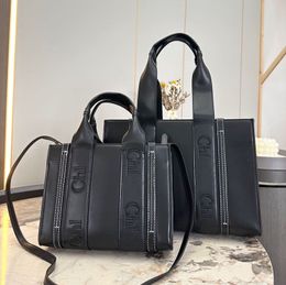 2024 woman Luxurys designer tote bag 5A High quality mens chl handbag Genuine Leather men shoulder shopping bags travel totes purse handbags high end designers bags