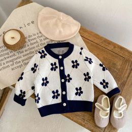 Sweaters 03T Flower Baby Girls Sweater Cardigan Elegant Newborn Kid Winter Warm Clothes Long Sleeve Floral Knit Coat Cute Sweet Knitwear