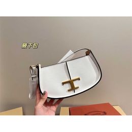 Tote bag high definition Fashionable and Minimalist Underarm Casual Western Solid Color Saddle Handheld One Crossbody for Women