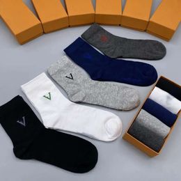 2023 SS Classic Sports Winter Letter Embroidered Matching Men's Fashion Socks Casual Cotton Printing 1 Box