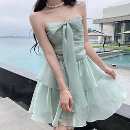 Casual Dresses Summer French Style Bow Tie Green Dress Sexy Strapless Pleated Waist Slim A-line Cake Princess Glossy Ruched Mini