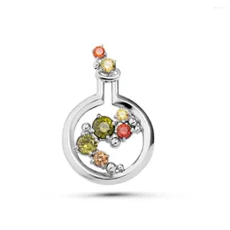 Brooches Harong Flask Brooch Classic Science Chemistry Lab Equipment Beaker Pin Inlay Luxury Zircon Badge For Experimenter Friend Gift