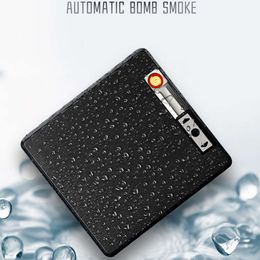 Large Capacity Automatic Ejection Cigarette Case with Lighter for 19's Windproof USB Lighter