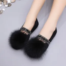 Casual Shoes Women's 2024 Winter Flat Soft Bottom Beach Fashionable Rhinestone Plush Zapatos De Mujer