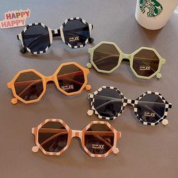 Sunglasses Childrens Cute Stripe Polygonal UV400 Sunglasses for Baby Girls Outdoor Sun Protection Sunglasses for Childrens Goggles J240423