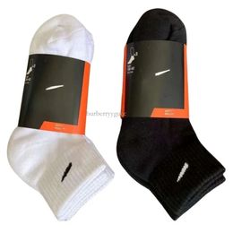 Women's Men's High-quality Cotton Solid Color Classic Black and White Breathable Sports Casual All-season Socks