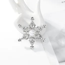 Brooches Fashion Shining Zircon Crystal Snowflake Women's Brooch Christmas Jewellery Exquisite Flower Deer Female Clothes Lapel Pin