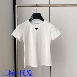 P Family S Summer New Slim Fit And With A Simple Round Neck Front Shoulder Triangle Label Short Sleeved T Shirt For Women
