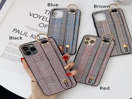 Retro Stripe Print Wristband Bracelet Leather Back Case for iPhone 1211 Pro Max XR XS 6s 8 Plus Samsung S20 Note20 Ultra7229687