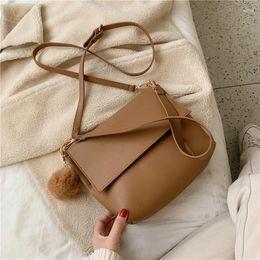 Shoulder Bags Solid Color Leather Bag 2024 Ladies Retro Messenger Designer Luxury Handbag Wallet