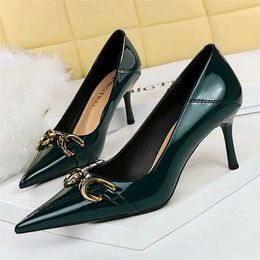 Dress Shoes Women 7cm 10cm High Heels Wedding Bridal Replica Pumps Lady Scarpins Metal Chain Buckle Low Stiletto Nude Green Prom H240423