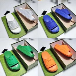 Slippers Designers Ladies 2024 New Lnterlocking G Brand Slides Sandal Hollow Platform Sandale Lovely Women Men Outdoors Mule Summer Beach Shoes Lady Sliders e