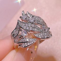 Bands Huitan Luxury Trendy Leaf Design Ring for Women Full Paved Bling CZ Stone Newly Designed 2022 Bridal Wedding Rings Party Jewelry