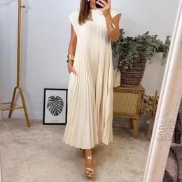 Casual Dresses Fashionable Round Neck Sleeveless Pleated Dress For Women