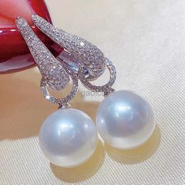 Dangle Chandelier Huitan Trend Imitation Pearl Dangle Earring for Women Luxury SiLVer Colour Bling Cubic Zirconia Fashion Elegant Lady Jewellery d240323