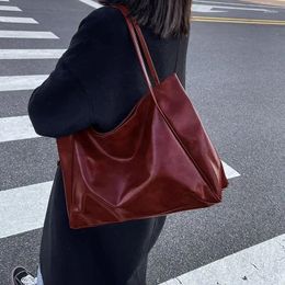 Shoulder Bags MBTI Vintage Red Womens Tote Bag Athletic Casual Fashion Large Capacity Leather Shopper Harajuku Simple Handbag Sac