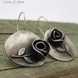 Dangle Chandelier Asymmetric Leaf Metal Rose Flower Earrings Vintage Jewelry Silver Color Engraved Statement Hook for Women H240423