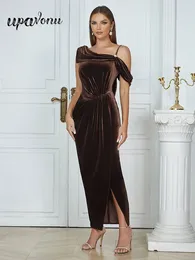 Casual Dresses 2024 Sexy Women's Velvet Dress Diagonal Neck Strap Sleeve Bodycon Draped Split Midi Celebrity Cocktail Evening Party