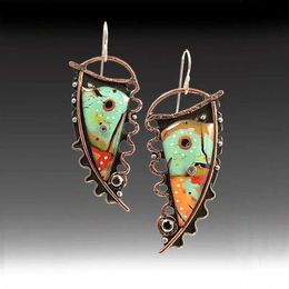 Dangle Chandelier Ethnic Metal Triangle Drop Earrings Vintage Ancient Red Copper Color Carving Paste Green Pattern for Women H240423