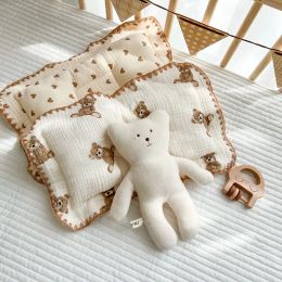 Pillow New Baby Pillow Organic Cotton Gauze Bear Animal Print Baby Head Protector Lace Newborn Support Baby Nursing Pillow Bedding