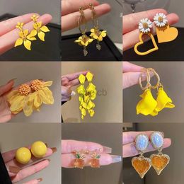 Dangle Chandelier Geometry Yellow Drop Earring for Women 2023 New In Flower Earring Versatile Luxury Designer Jewellery Girls Night d240323