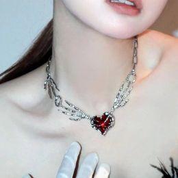 Necklaces Red Peach Heart Pendant Necklace Silvercolor Ghost Claw Love Short Choker Punk Exaggerated Clavicle Chain For Woman Jewelry