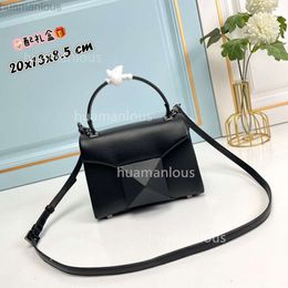 Designer New Bag Vlogoo Woman Valentyno Bags Stud 2024 Womens Fashion Simple Versatile Large Rivet Small Square Handheld Shoulder Rock Crossbody YWZX