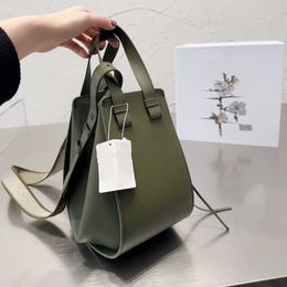 Высокоэтапная дизайнерская сумка одно плечо сумочка поперечного тела Новое качество подлинное кожаное нерегулярное рюкзак классическая вышивка Большая сумка для покупок.