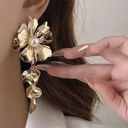 Earrings Large Metal Flower Post Earrings For Women Imitation Pearl Cute Romantic Designer Styles Holiday Accessories Party Gifts 2023465 230831