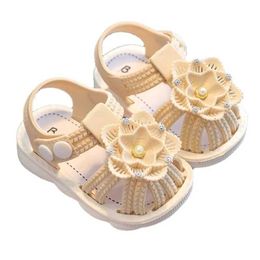 Sandals Baby Shoes Girls Sandals 2024 Summer Female Baby Soft Sole Non Slip Capsules Infant Buckle Walking Shoes Princess Style Sandals Y240515