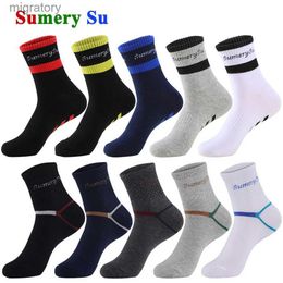 Men's Socks Mens Coloured cotton breathable running socks outdoor sports socks casual long socks mens gifts 5 styles high quality 5 pairs set yq240423