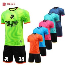 Fans Tops Tees NEW 2024 Kid Football Jerseys Personalise Mens Futsal Sportswear Uniform Solid Colour Breathable Mesh Training Suits 2 Pieces Y240423