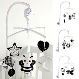 Baby Crib Bell Animal Music Box Black and White Bed Toy Rattles Toys 012 Months Infant Clockwork Mobile born 240415