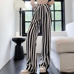 Jeans femminile femminile in alto in bianco e nero pantaloni a strisce larghe a strisce estate high strt versatili pantaloni a gamba a larga gamba casual femmina y240422