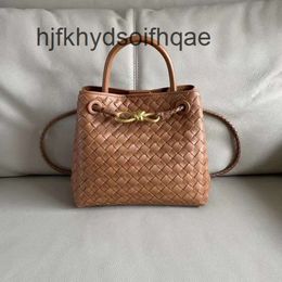 Capacity Bottegs Bags Venets Tote Classic New 2024 Bag Metal Rope Buckle Woven Totes Leather One Shoulder Portable Womens Large Lady Andiamo VLBR