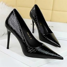 Dress Shoes Women 10cm High Heels Stiletto Pumps Pointed Toe Green Nude Office Lady Serpentine Patent Leather Wedding Party Prom H240423