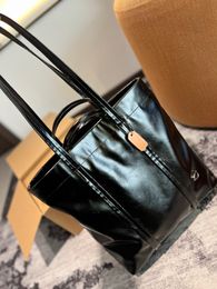 Large Capacity CC New Tote Bag Lightweight and Thin Women's Handbag Hall Tote33 Underarm Shoulder Bag Fashion Shopping Bag Double Shoulder Strap Design