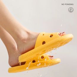 Women Bathroom House Cheese Slippers Light Weight Water Leaky Beach Flip Flop Nonslip Pool Swimming Aqua Shoes 240416