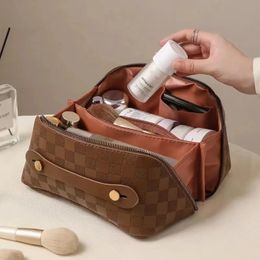 Leather Large Capacity Travel Cosmetic Bag Portable Women Makeup Case Waterproof Multifunctional Toiletry Organiser Storage Bag 240422