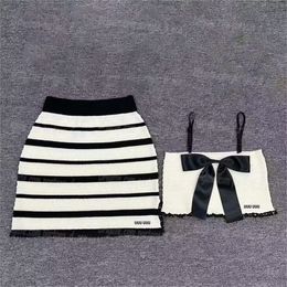 Cropped Women Knitted Tanks Dress Set Striped Luxury Designer Knits Tops Skirt Outfits lETTER Tank Singlet Skirts Sexy Bandeau Singlets Dresses Set