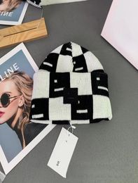 Chessboard Square Expression Knitted Hat Thickening Wool Beanie Hat Pullover Men and Women Couple Woollen Cap Fashion4616340