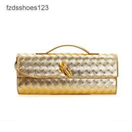 New Cross Lock Lady Shoulder Bags Buckle Single Luxury Andiamo Baguett Bag Clutch Fashion Venetas Long Handle Purse bottegs Woven 2024 Women Hardware Stick TRGN