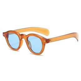 Sunglasses Fashionable round sunglasses for womens retro transparent ocean lens shadow UV400 mens rivet punk sunglasses J240423