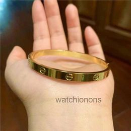 High Quality Luxury Bangle Crrater Seize Nansha Gold Card Home Bracelet Womens Screw Pattern Buckle Expert Ring Tiktok Live Broadcast