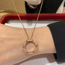 Designer Brand Carter Love Putian High Edition Womens 18K Gold Necklace Big Round Cake Full Sky Star White Rose Lock Bone Chain