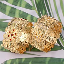 Algerian Wedding Jewelry Gold Plated Bridal Hand Bangles with Crystal Hollow Flower Design Side Open Bracelet Ethnic Bijoux 240416