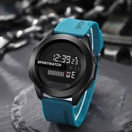 Wristwatches Sport Watch for Man Digital Wristwatch Stopwatch Luminous Date Week Waterproof Mens Military Clock Electronic Watch Relogio New 240423